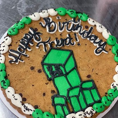 Minecraft Creeper Cookie Cake