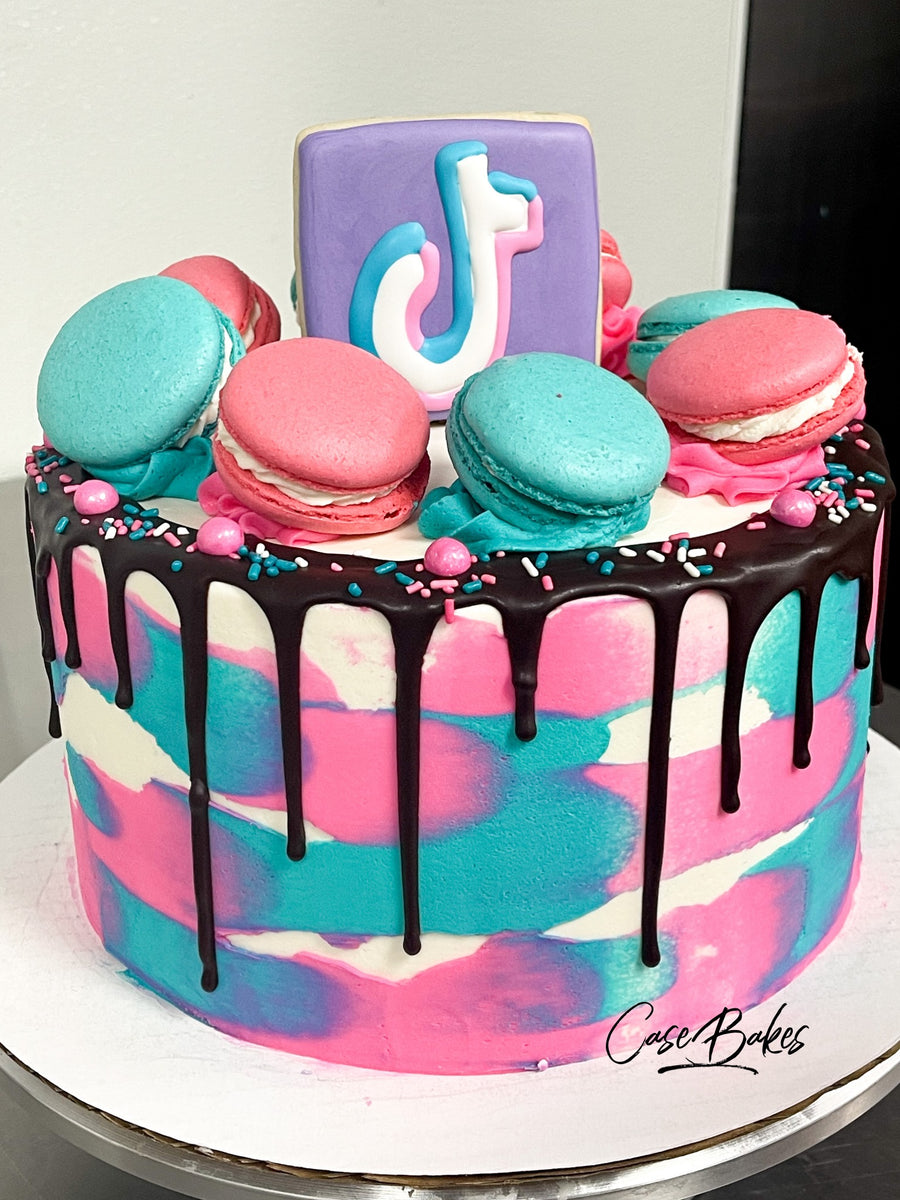 Tik tok Macaron Cake – casebakes cookies